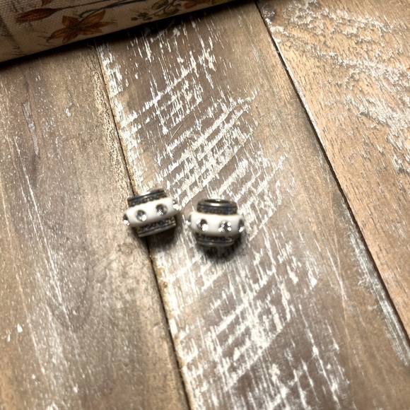 Brighton retired 2 white spacers with crystals - Picture 2 of 3